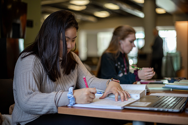 Student studies in CUB